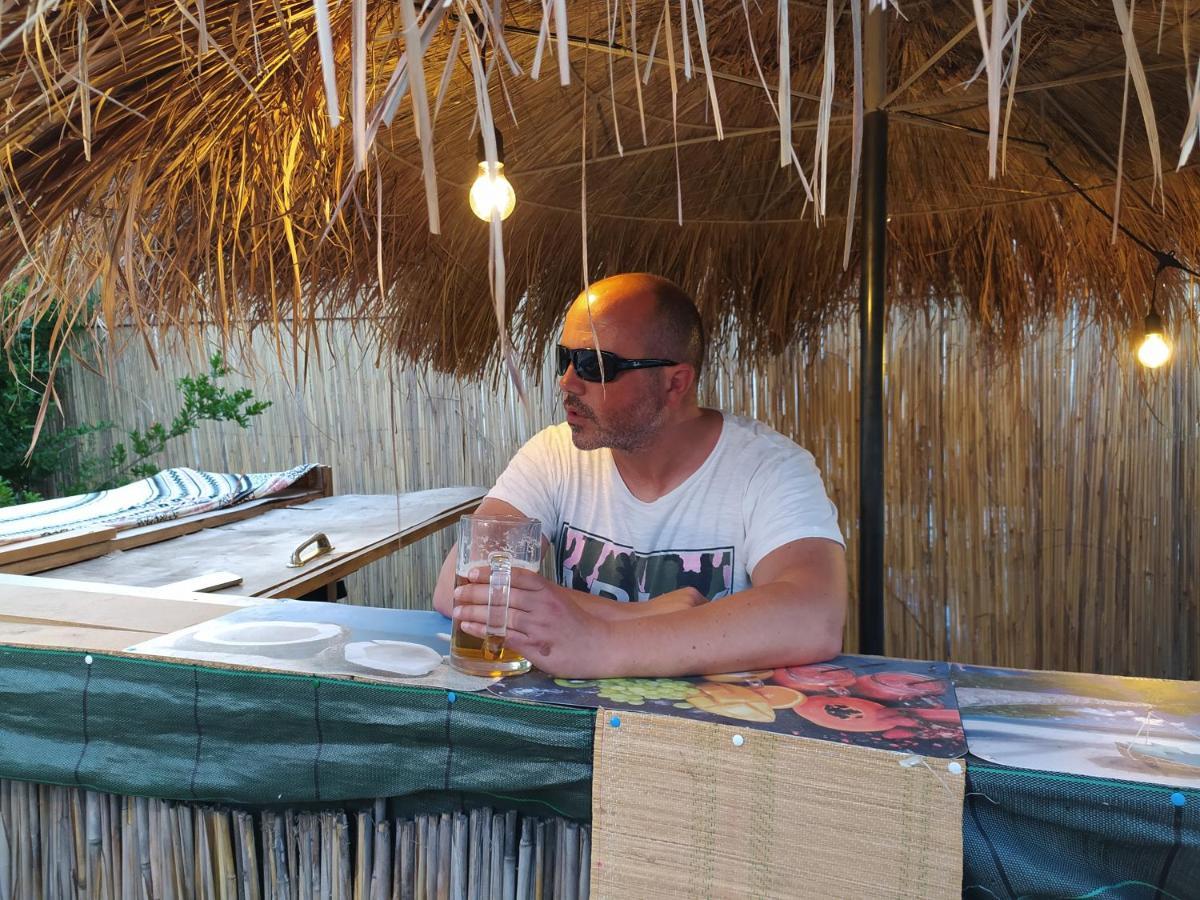 Pinegroove Hostel Vlora Екстериор снимка