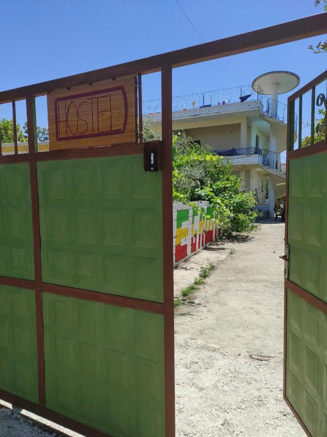 Pinegroove Hostel Vlora Екстериор снимка